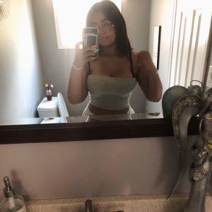 Meet your Posher, Élyse